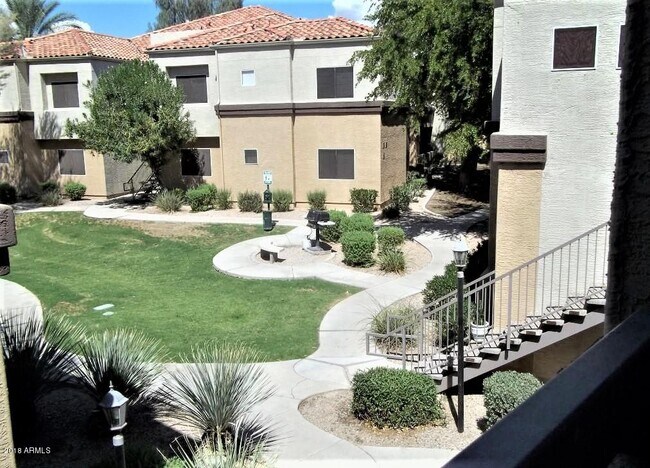 Building Photo - 11375 E Sahuaro Dr