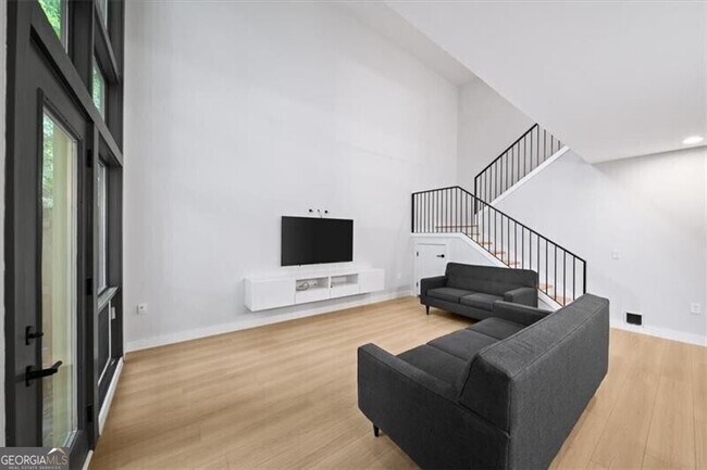 Building Photo - 1364 Rietveld Row NW