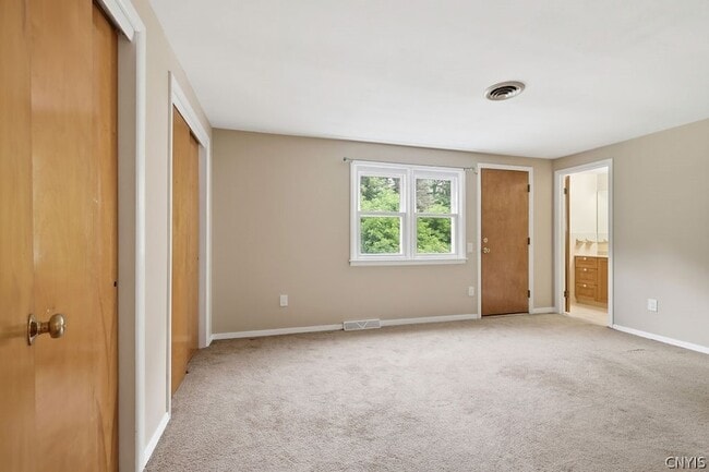 Building Photo - 115 Saybrook Ln