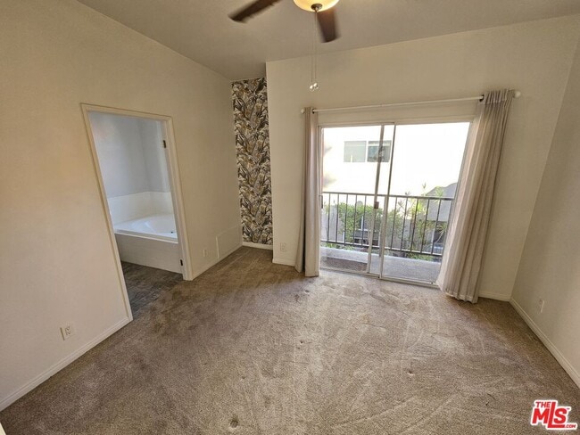 Building Photo - 1957 N Bronson Ave