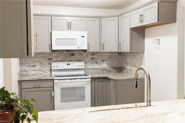 Building Photo - 1545 Lakeport Ct