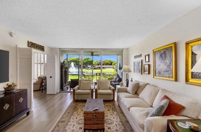 Building Photo - 3621 Oaks Clubhouse Dr