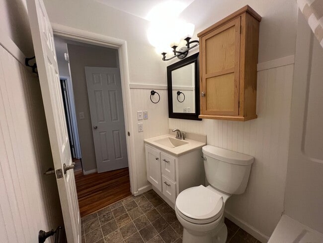 Building Photo - Lovely North Fargo Home