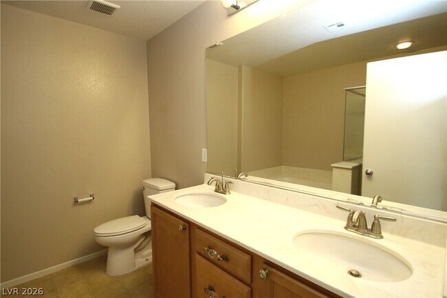 Building Photo - 856 Pittston Ave