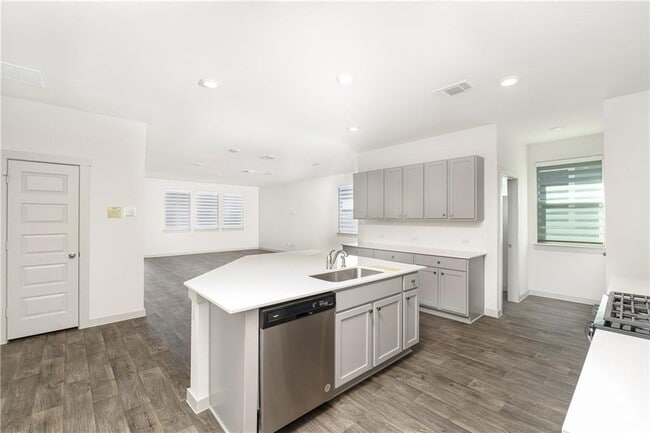 Building Photo - 128 Big Sandy Creek Dr