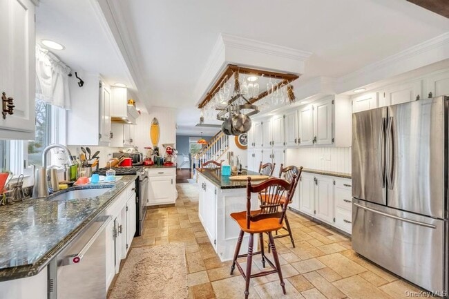 Building Photo - 807 Union Ave