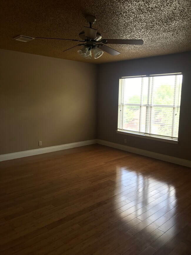 Building Photo - 7838 Caston Park Dr