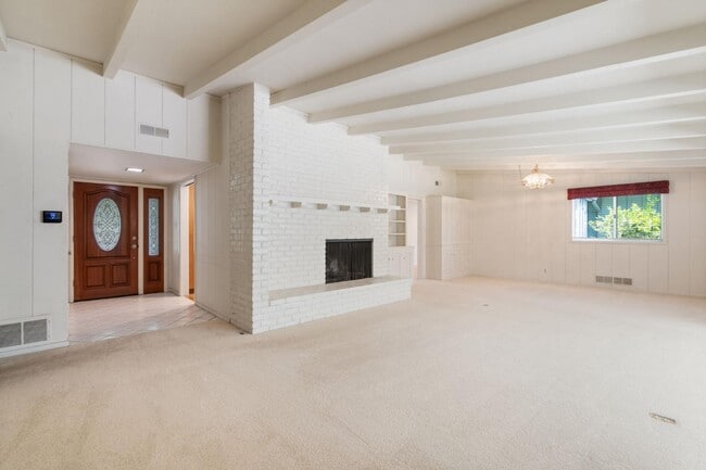 Building Photo - 3220 Fieldcrest Dr