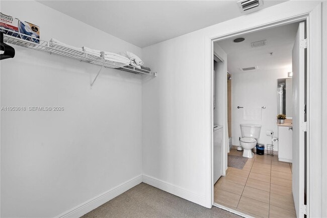 Building Photo - 1750 N Bayshore Dr