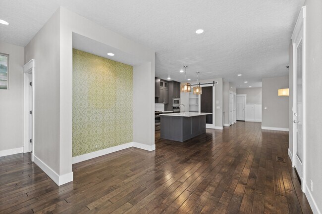 Building Photo - Luxury Living in Harris Ranch | 3 Bed + Office | 3 Bath | 2,713 Sq Ft