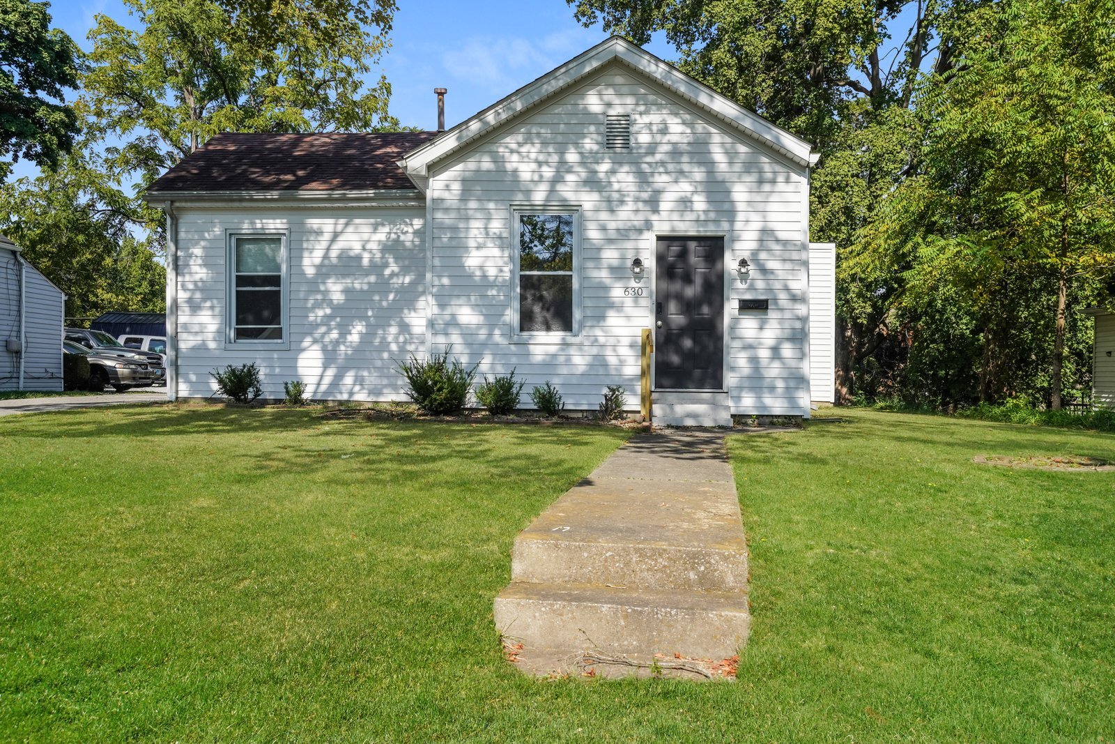 Building Photo - 630 W 8th St