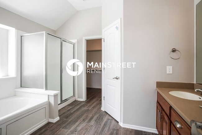 Building Photo - 4 Bedroom Pet-Friendly Home in Edmond, OK ...