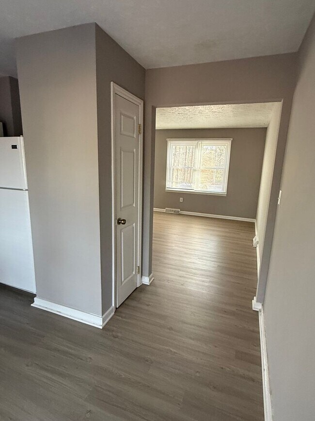 Building Photo - 1416 Meadow Ave