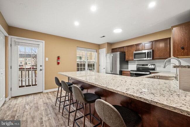 Building Photo - 222 South St