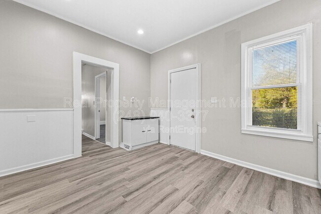 Building Photo - 3707 Hunt St