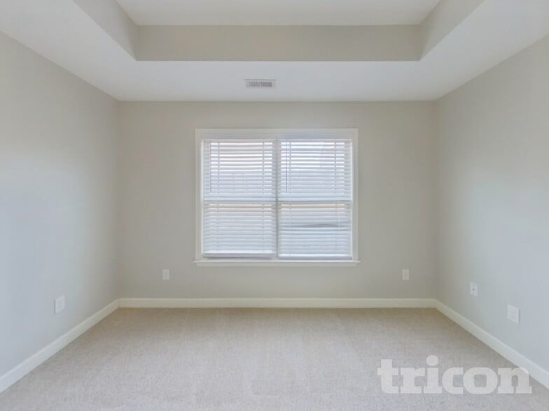 Building Photo - 613 Slippery Moss Dr