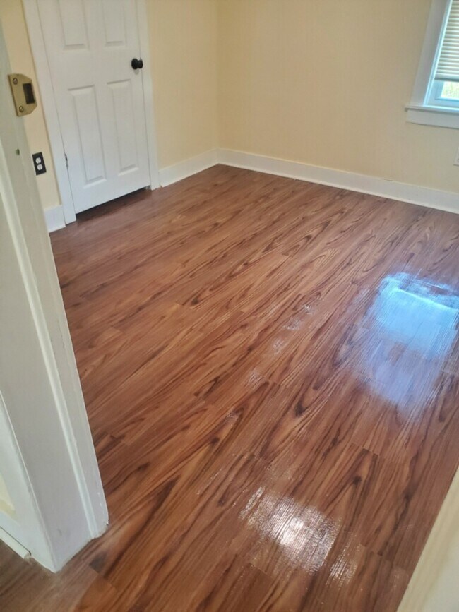 Building Photo - 18 S Foley St