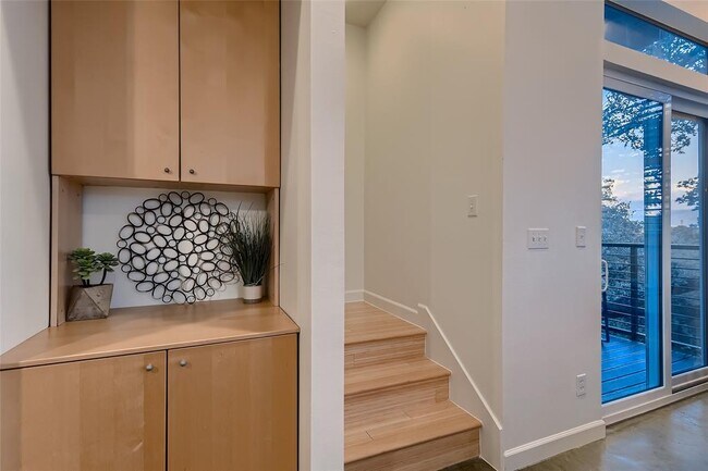 Building Photo - 2612 Carnarvon Ln