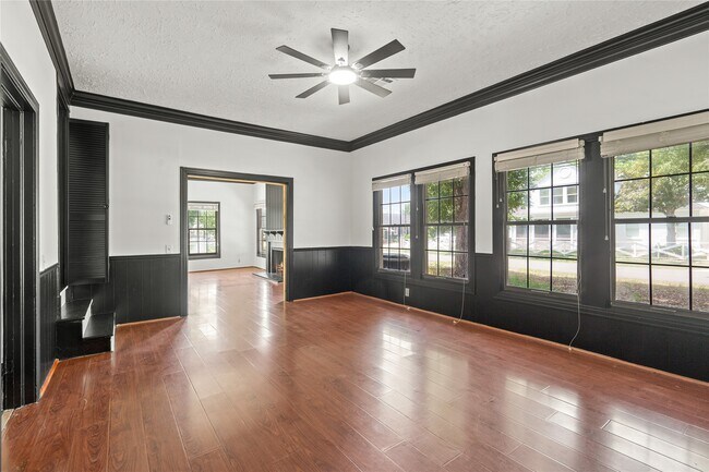 Building Photo - 30318 2nd St