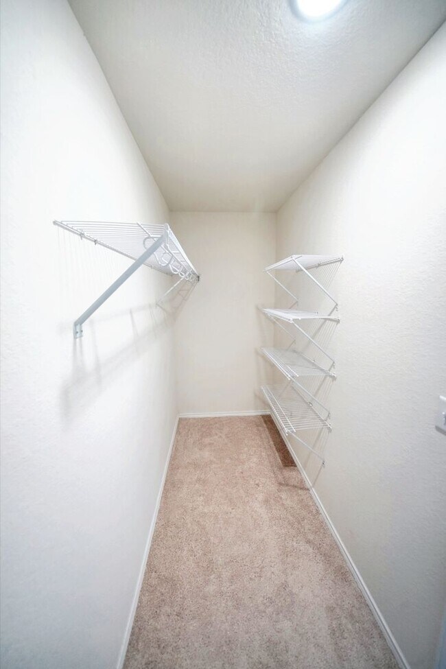 Building Photo - Stylish Move-In Ready Home in Rosillo Ranch, San Antonio, TX - Realtor Commission: $400