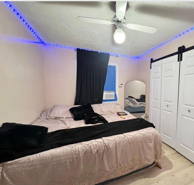 Building Photo - 1672 N Manton St