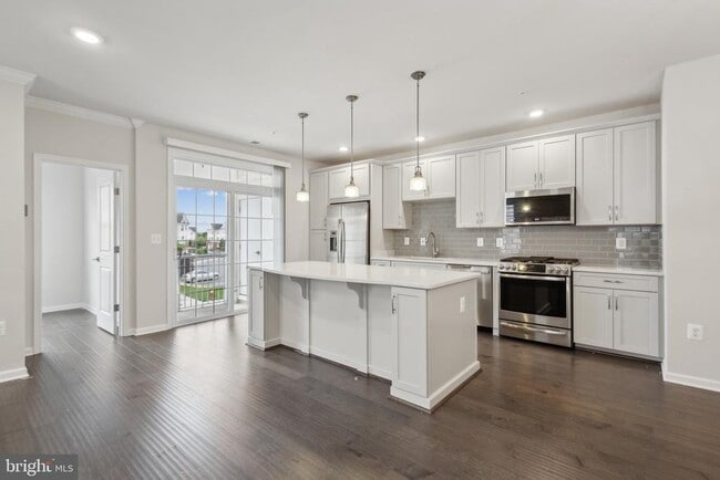 Building Photo - 23235 Milltown Knoll Square