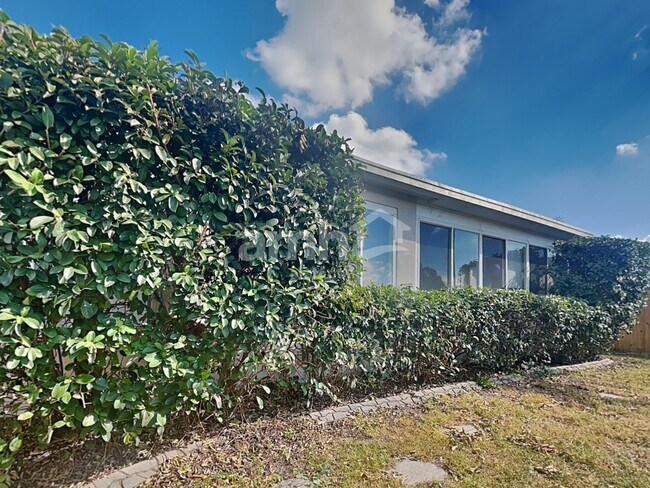 Building Photo - 7029 Monarch Park Dr