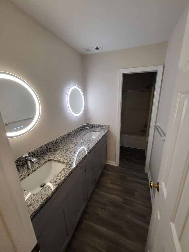 Building Photo - SAWYERS MILL