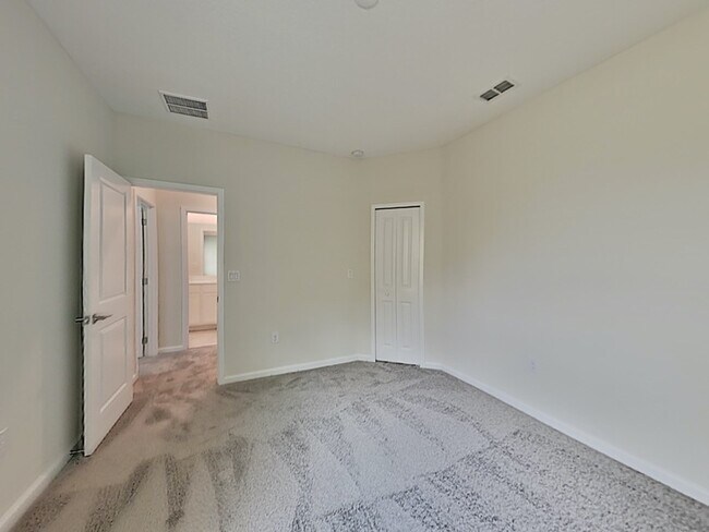 Building Photo - 9372 Tecumseh Dr