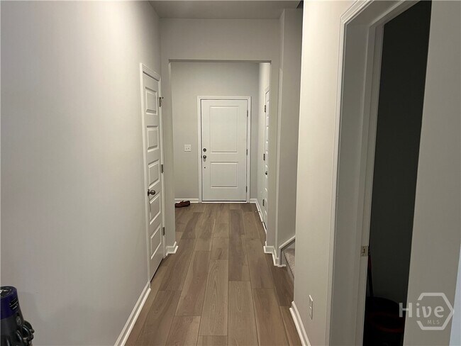 Building Photo - 107 Weyview Gdns