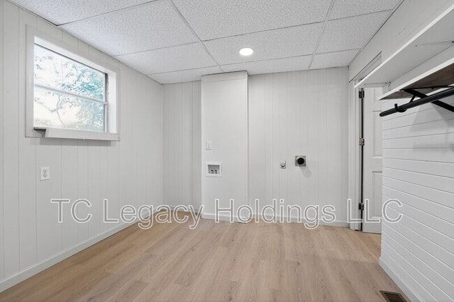 Building Photo - 109 Howard St