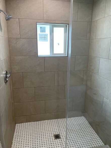 Building Photo - 8142 Redbush Ln