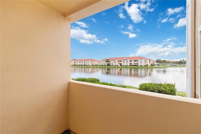 Building Photo - 1005 Villagio Cir