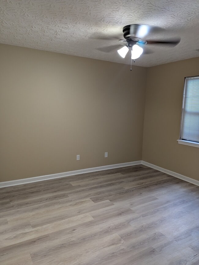 Building Photo - 2552 Knightsbridge Ln