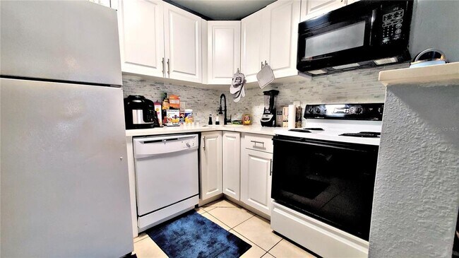 Building Photo - 4772 Walden Cir