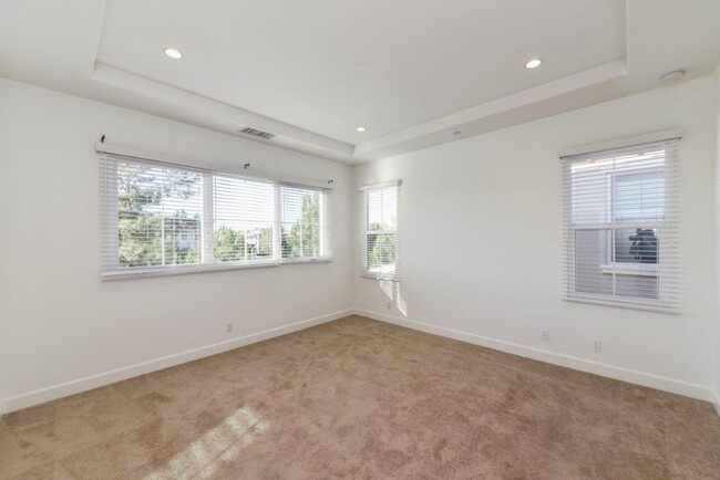 Building Photo - Irvine Single Family house 4bd/3ba Eastwoo...