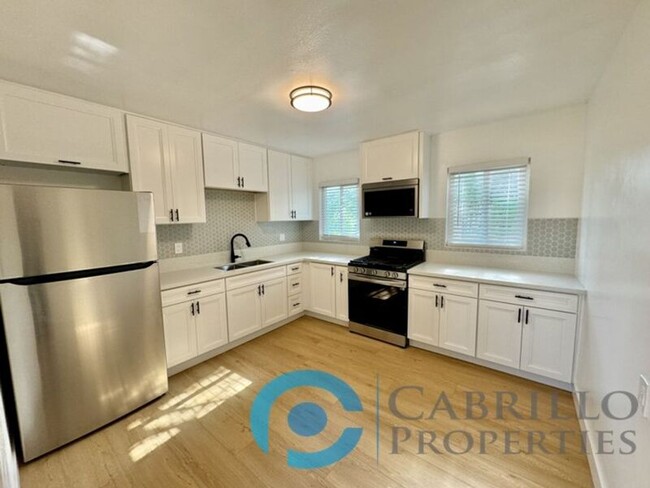 Building Photo - 3959 Cottonwood St