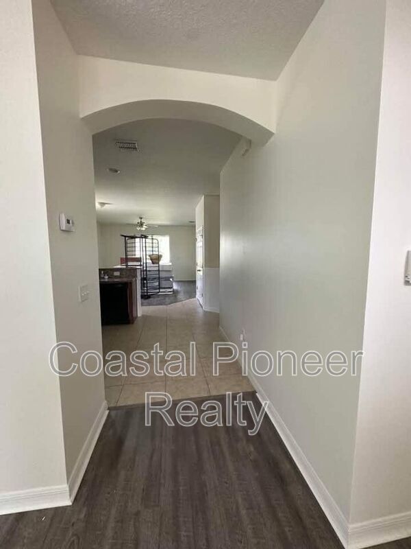 Building Photo - 30953 Water Lily Dr