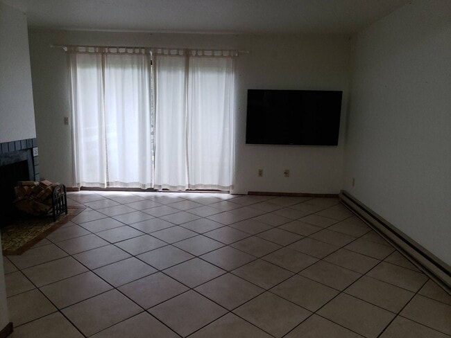 Building Photo - 2005 NE Terre View Dr