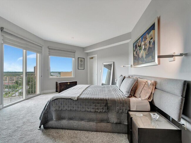 Building Photo - 555 5th Ave NE