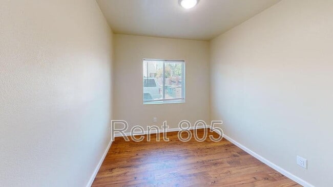 Building Photo - 622 S Seaward Ave