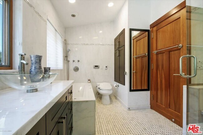 Building Photo - 130 S Arroyo Blvd