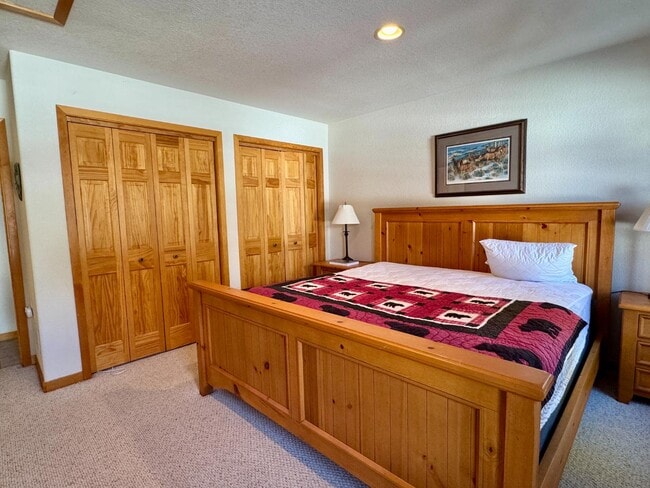 Building Photo - 904 Wapiti Dr