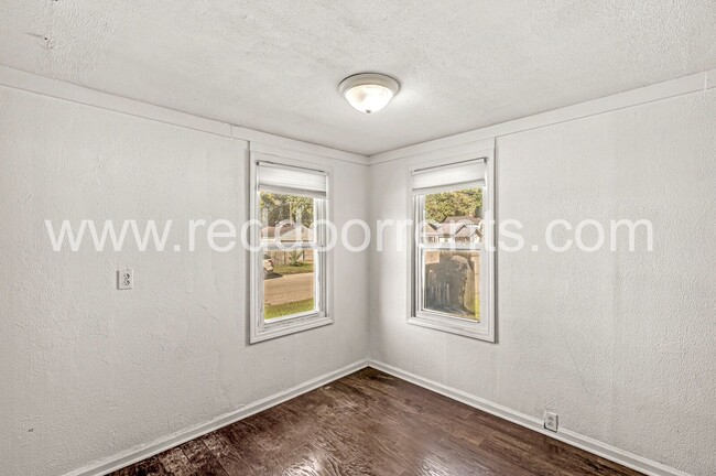 Building Photo - 1602 E 46th St