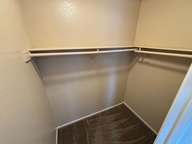 Building Photo - 6208 Yerba Ln