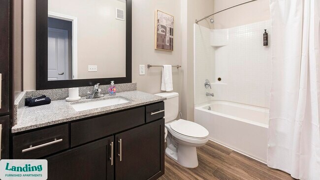 Building Photo - 915 Brentmoor Dr