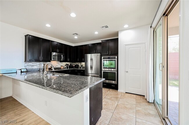 Building Photo - 5484 Sentinel Point Ct