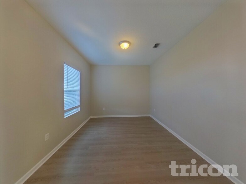 Building Photo - 15619 Merlin Ave