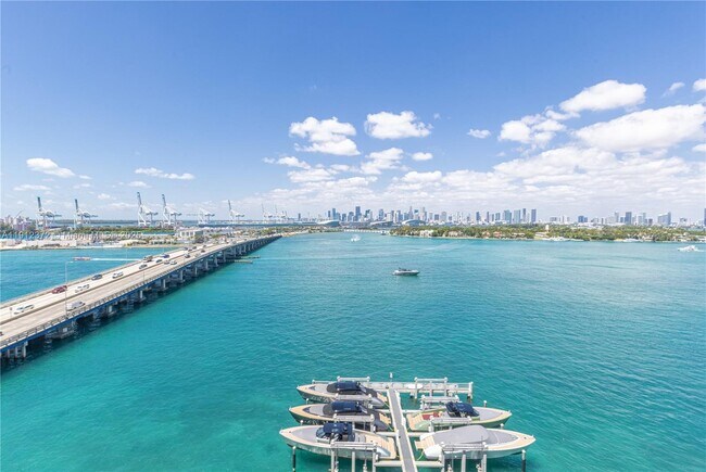 Building Photo - 520 West Ave