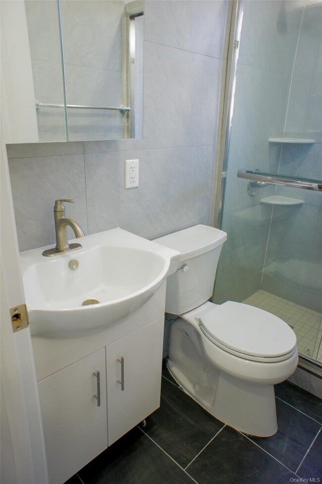 Building Photo - 175-02 Jewel Ave